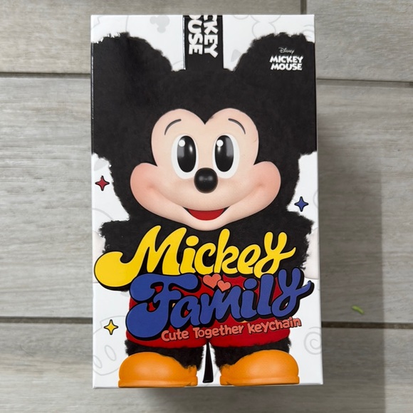 Disney Mickey Family Keychain - confirmed Mickey